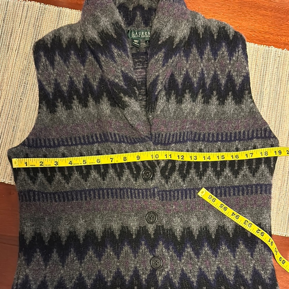 Vintage Aztec Ralph Lauren Women's lambs wool Patterned Vest - Picture 5 of 7